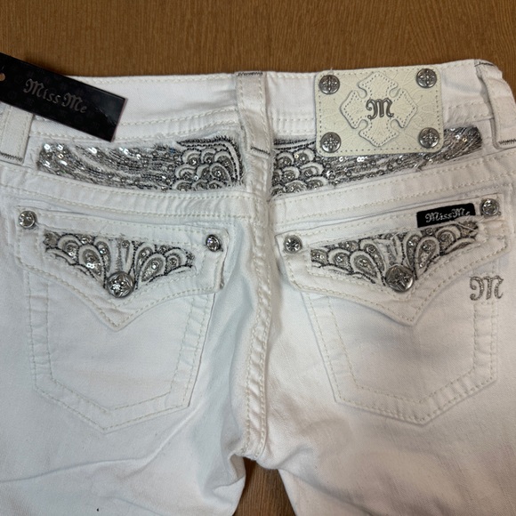 White with bling pockets MissMe jeans ‼️brand new‼️ - Picture 2 of 4